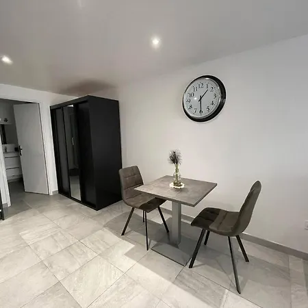 Grand Studio Au Rdc Dans Residence, Clim, Terrasse Martigues Extérieur photo
